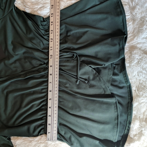 Espresso Los Angeles Hunter Green Faux Wrap Top Size Medium - Picture 7 of 10